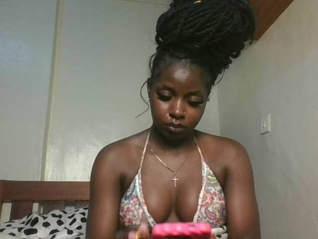 Sexykitten1 live cam on BongaCams