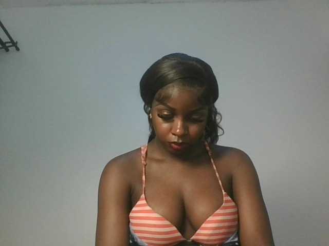 Sexykitten1 live cam on BongaCams