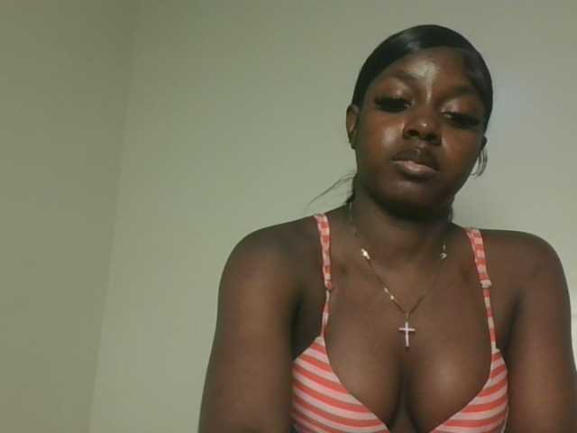 Sexykitten1 live cam on BongaCams