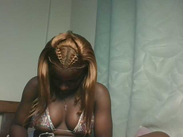 Sexykitten1 live cam on BongaCams