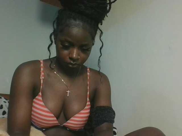 Sexykitten1 live cam on BongaCams