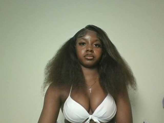Sexykitten1 live cam on BongaCams