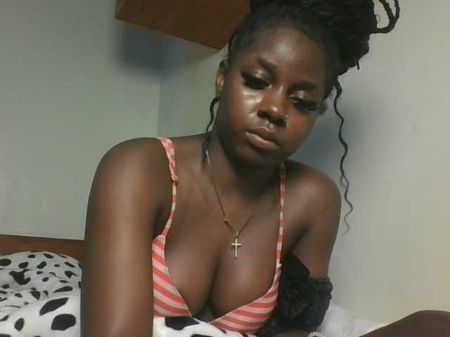 Sexykitten1 live cam on BongaCams