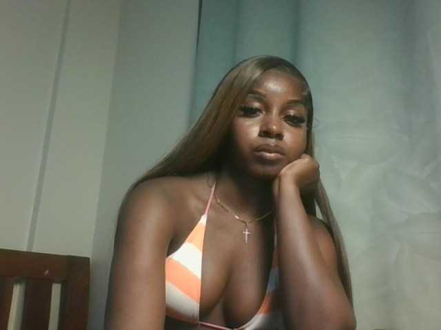 Sexykitten1 live cam on BongaCams