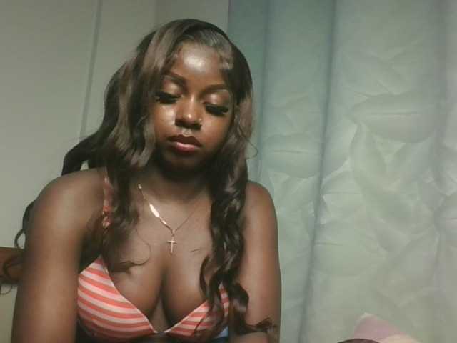 Sexykitten1 live cam on BongaCams