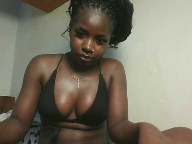 Sexykitten1 live cam on BongaCams