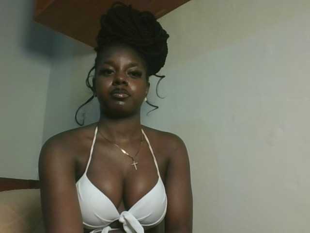 Sexykitten1 live cam on BongaCams