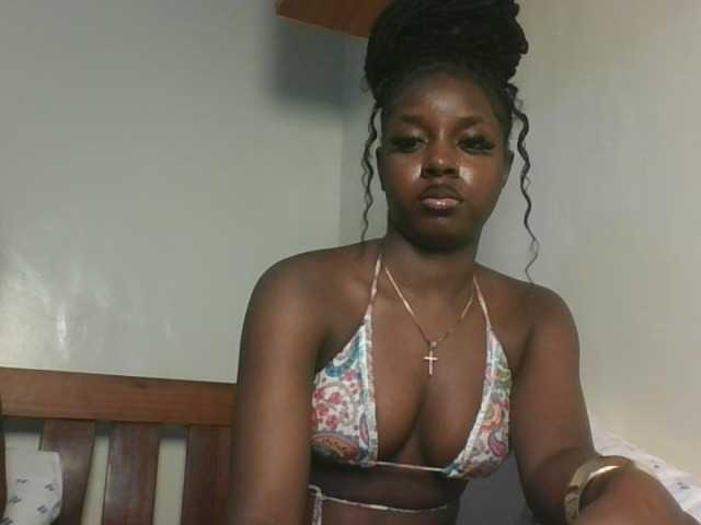 Sexykitten1 live cam on BongaCams