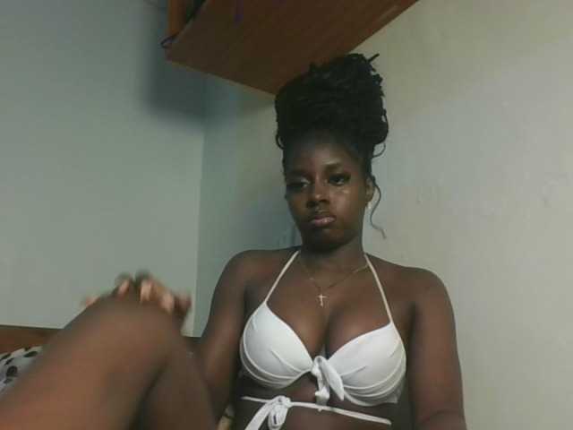 Sexykitten1 live cam on BongaCams