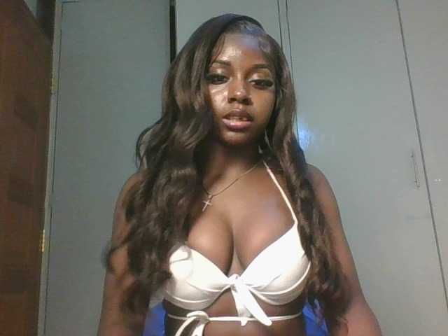 Sexykitten1 live cam on BongaCams