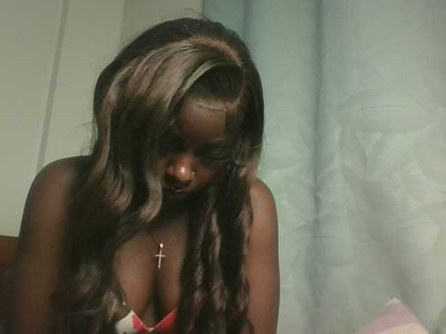 Sexykitten1 live cam on BongaCams