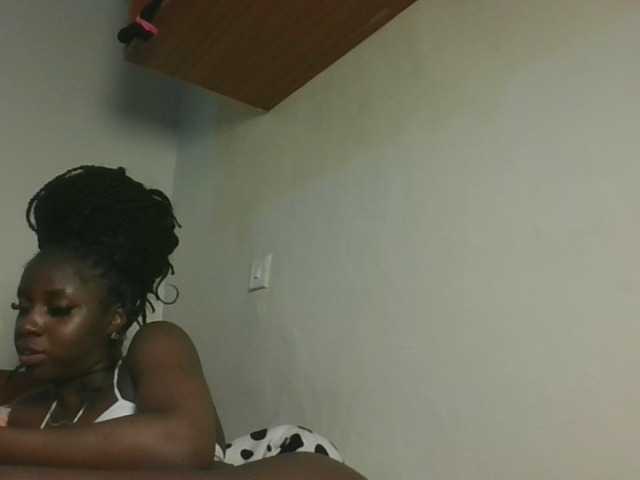 Sexykitten1 live cam on BongaCams