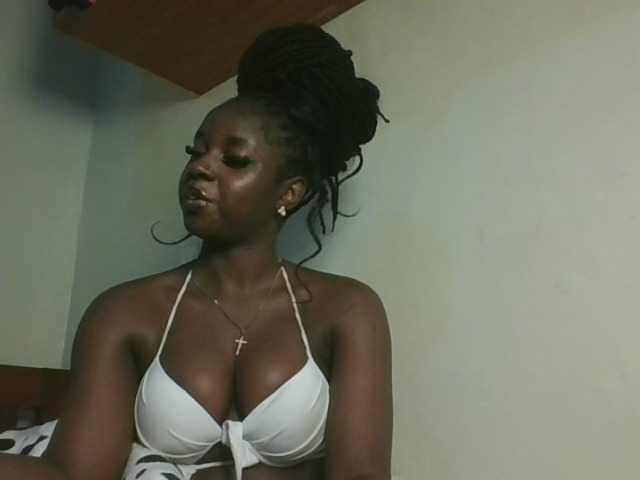 Sexykitten1 live cam on BongaCams
