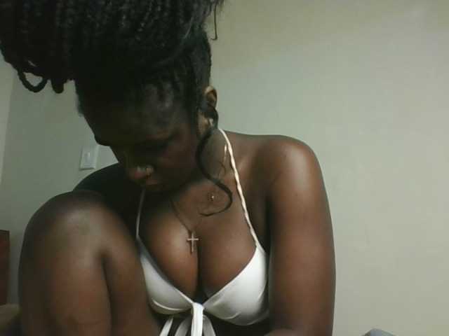 Sexykitten1 live cam on BongaCams