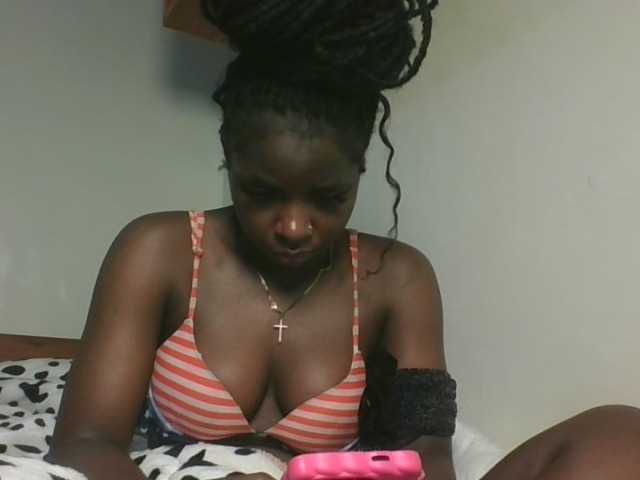 Sexykitten1 live cam on BongaCams