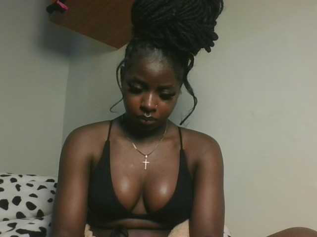Sexykitten1 live cam on BongaCams