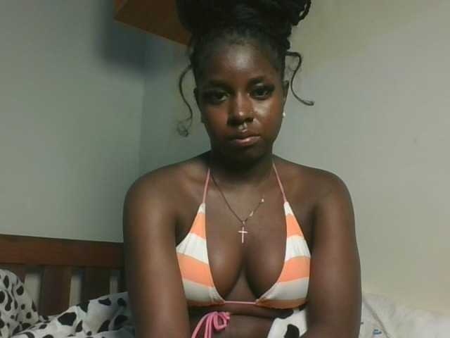 Sexykitten1 live cam on BongaCams