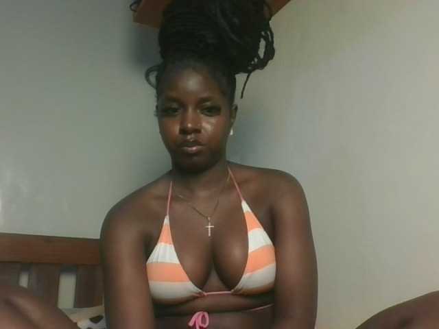 Sexykitten1 live cam on BongaCams