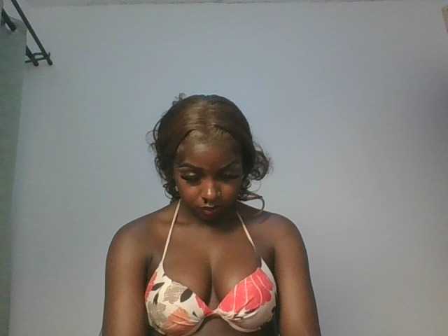 Sexykitten1 live cam on BongaCams