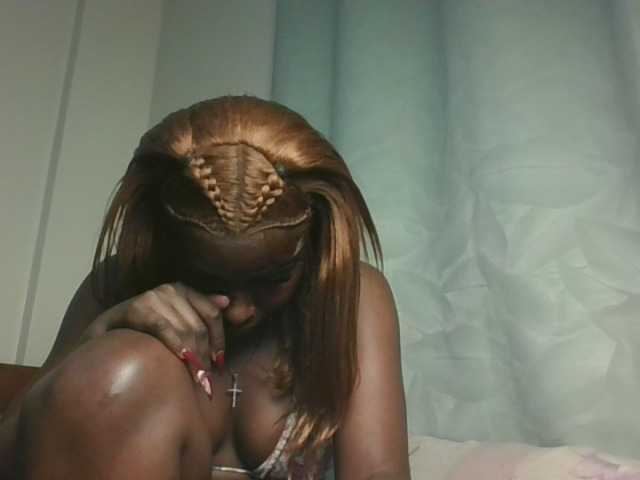 Sexykitten1 live cam on BongaCams