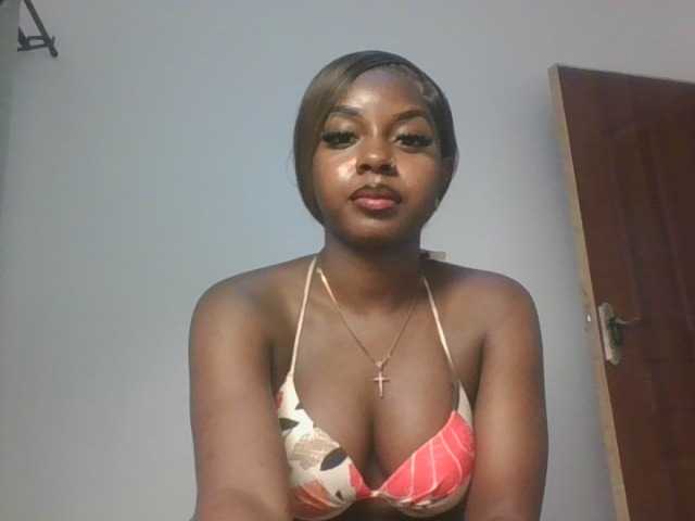 Sexykitten1 live cam on BongaCams