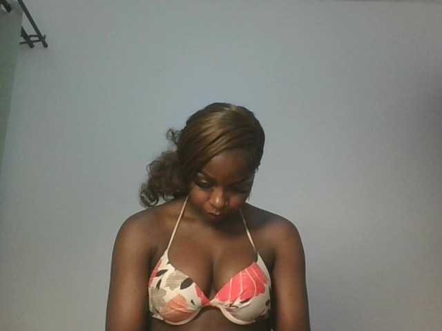 Sexykitten1 live cam on BongaCams