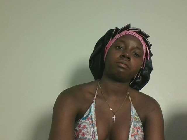 Sexykitten1 live cam on BongaCams