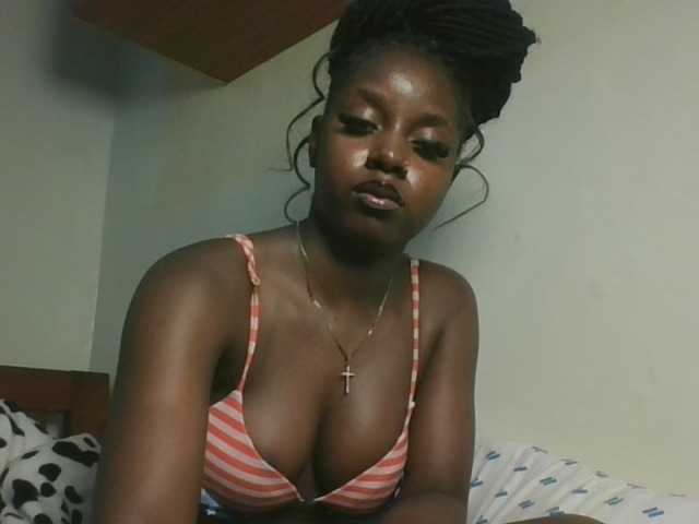 Sexykitten1 live cam on BongaCams