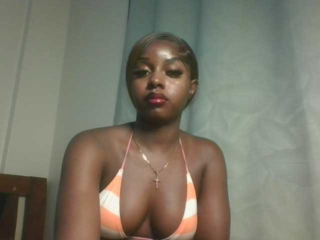 Sexykitten1 live cam on BongaCams