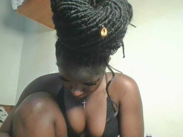 Sexykitten1 live cam on BongaCams