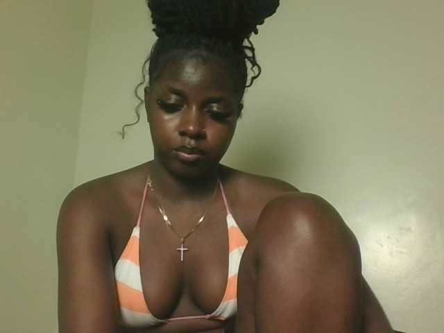 Sexykitten1 live cam on BongaCams