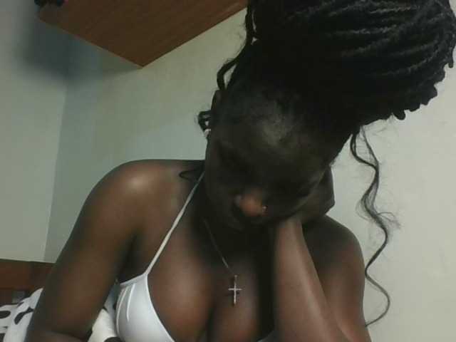 Sexykitten1 live cam on BongaCams