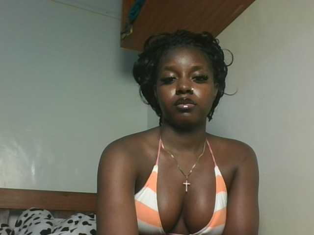 Sexykitten1 live cam on BongaCams