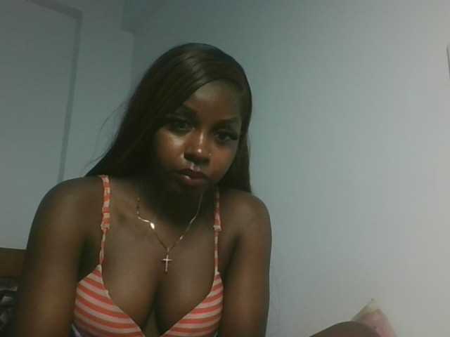 Sexykitten1 live cam on BongaCams
