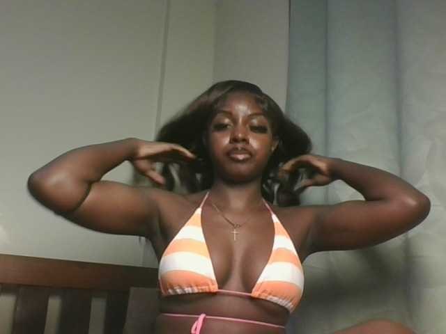 Sexykitten1 live cam on BongaCams