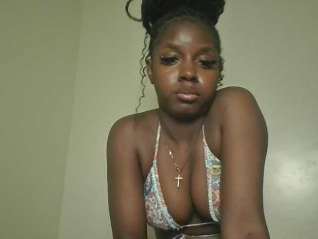 Sexykitten1 live cam on BongaCams