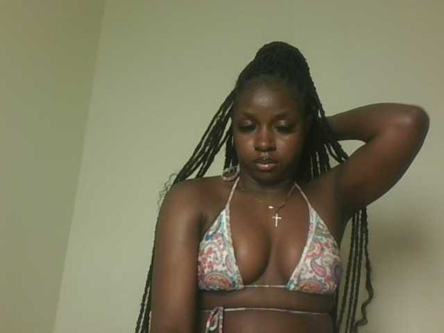Sexykitten1 live cam on BongaCams