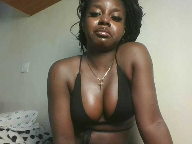 Sexykitten1 live cam on BongaCams