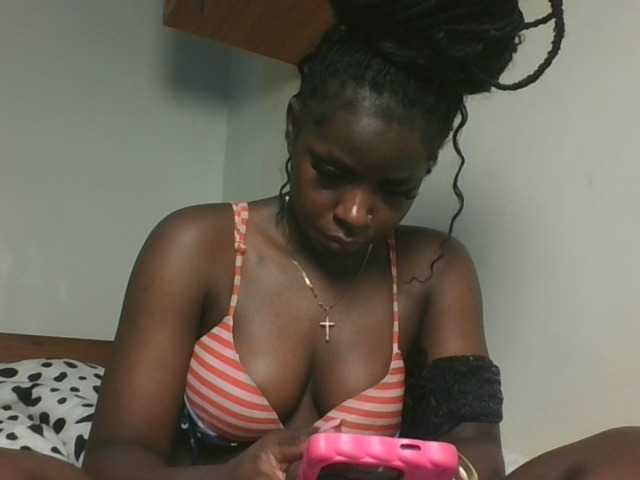 Sexykitten1 live cam on BongaCams