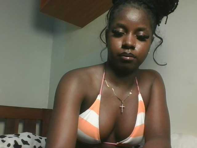 Sexykitten1 live cam on BongaCams