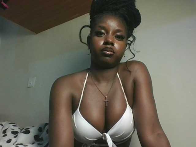 Sexykitten1 live cam on BongaCams