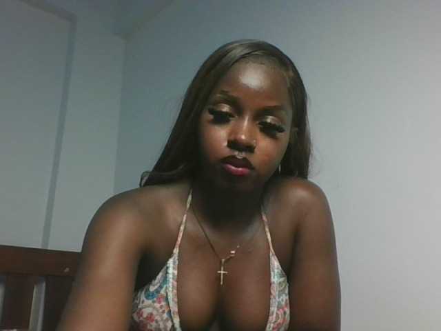 Sexykitten1 live cam on BongaCams