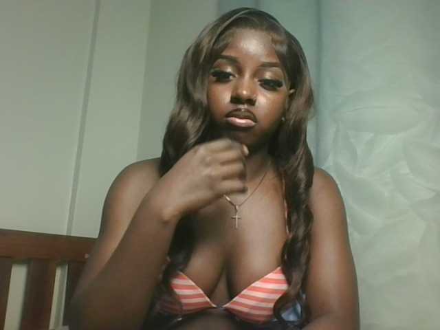 Sexykitten1 live cam on BongaCams