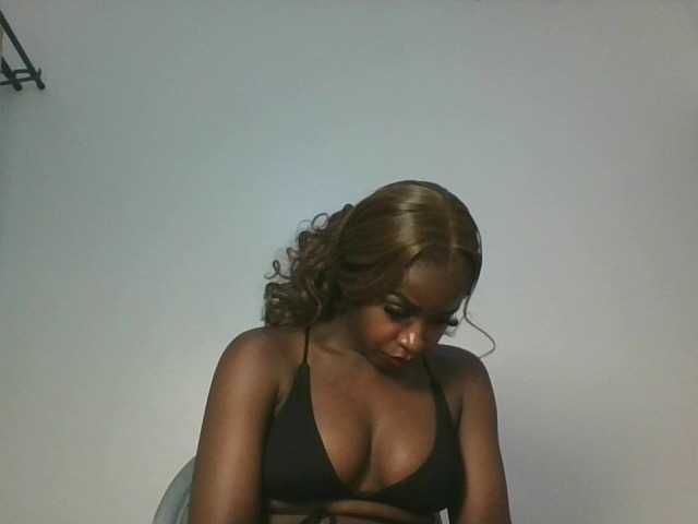 Sexykitten1 live cam on BongaCams