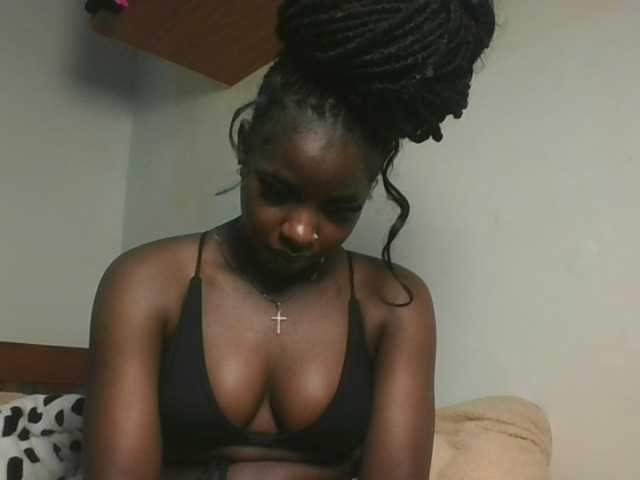 Sexykitten1 live cam on BongaCams