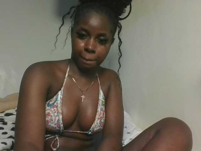 Sexykitten1 live cam on BongaCams
