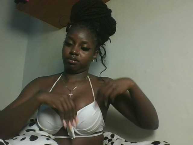 Sexykitten1 live cam on BongaCams