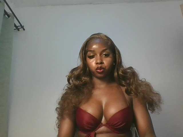 Sexykitten1 live cam on BongaCams