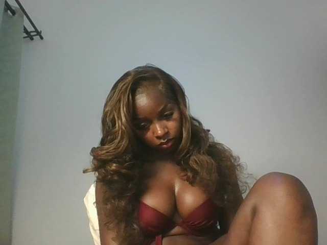 Sexykitten1 live cam on BongaCams