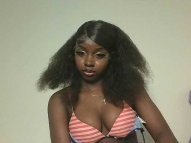 Sexykitten1 live cam on BongaCams